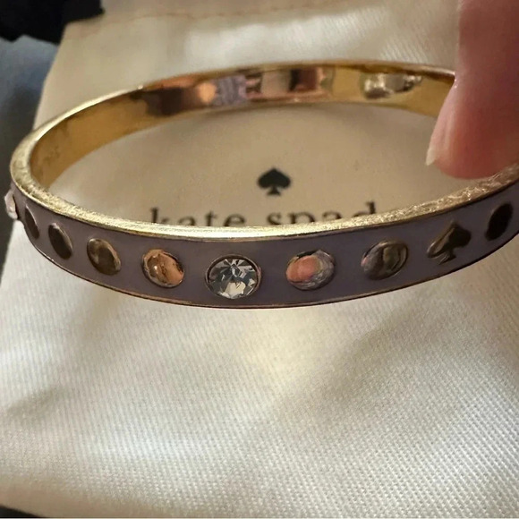 Kate Spade Spot The Spade White Enamel Gold Tone Bangle Bracelet - Picture 1 of 4